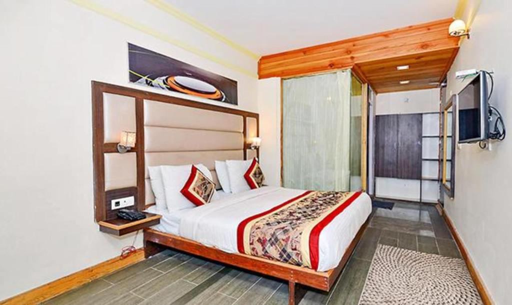 Hotel Aroma by Royal Collection Hotels