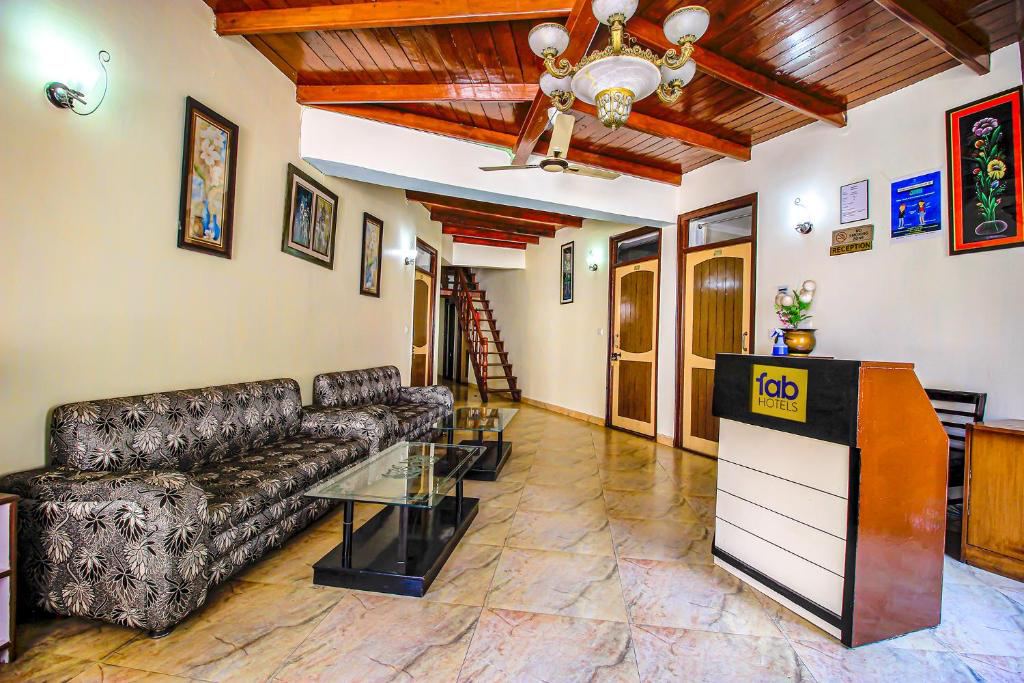 FabHotel Moon II