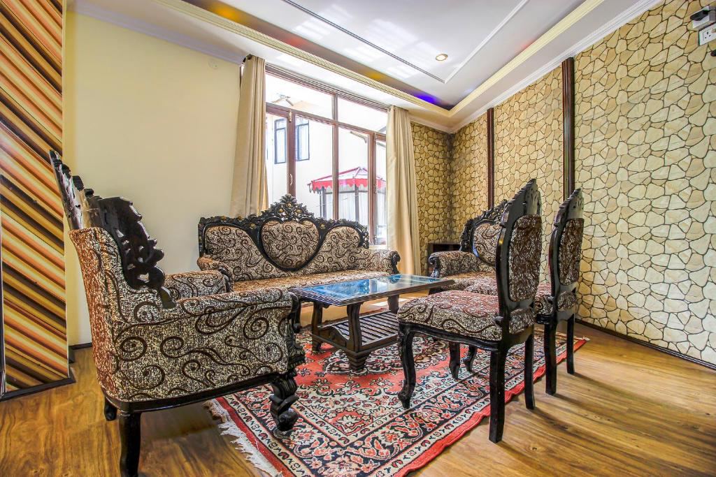 FabHotel Moon II