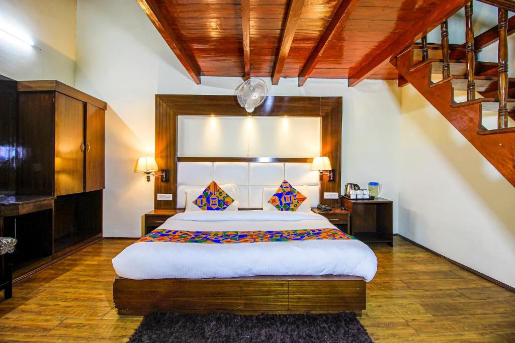 FabHotel Moon II