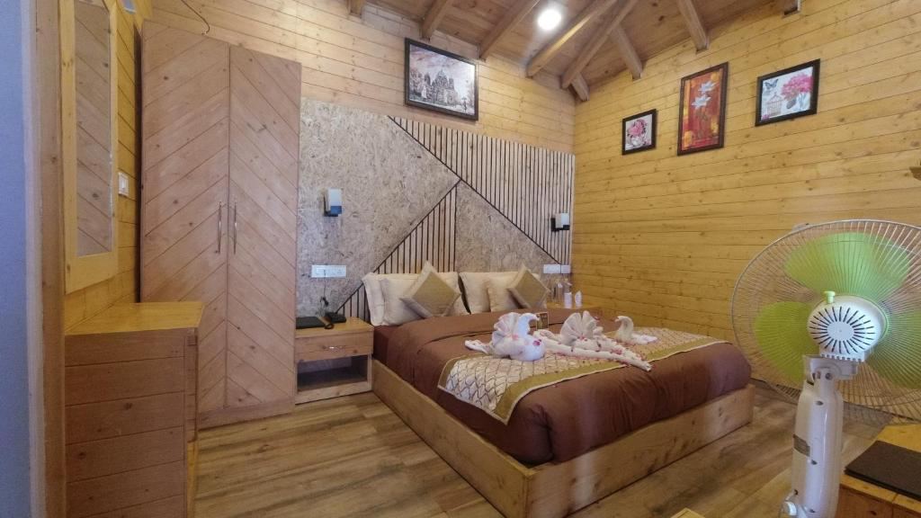 Rooftop Cottages & Restaurant, Pangot