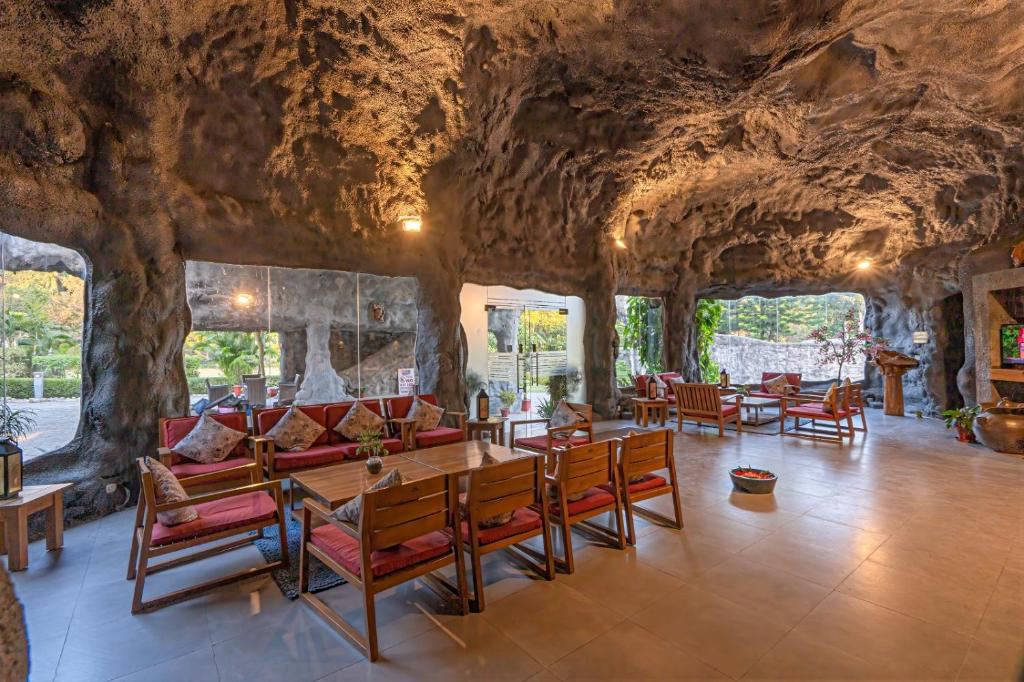 Bellmont Caves Resort and Spa, Corbett