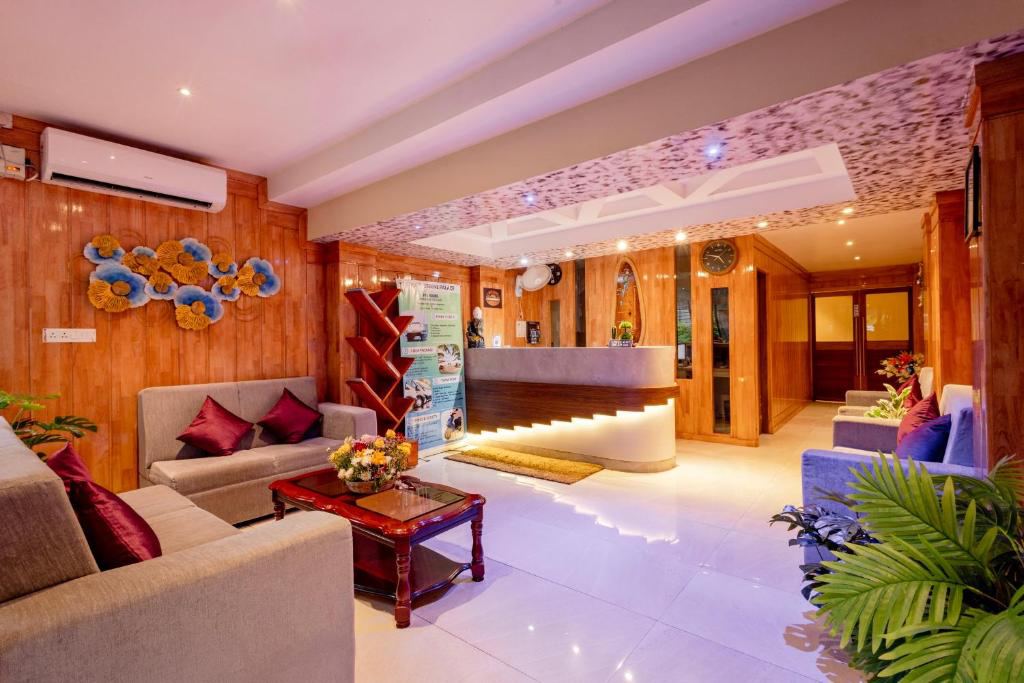 Hotel Serene Palace