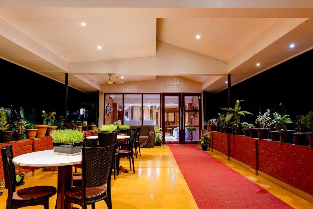 Hotel Serene Palace