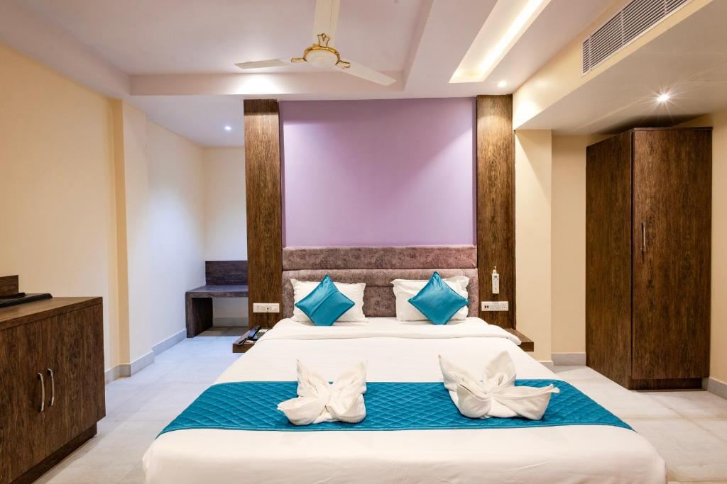 Hotel Serene Palace