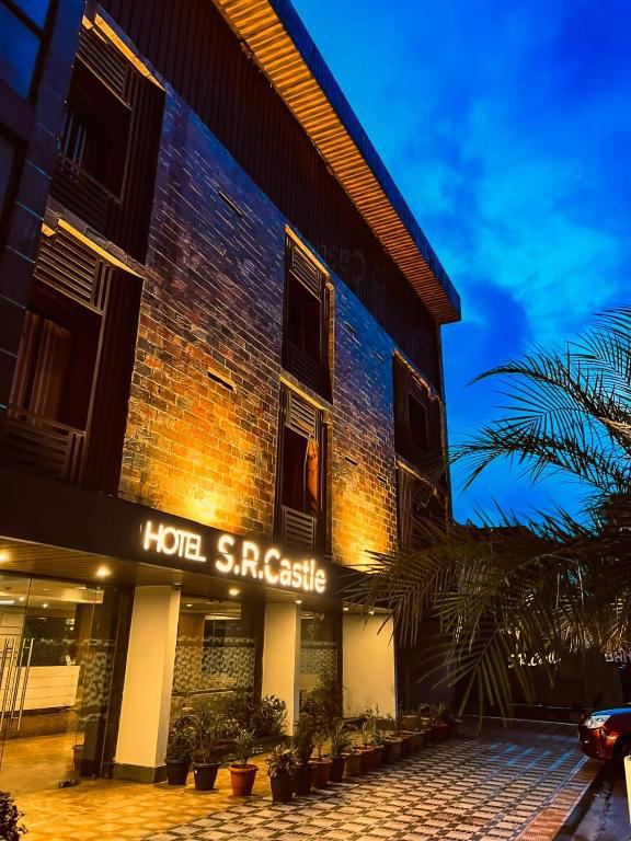 Hotel S R Castle