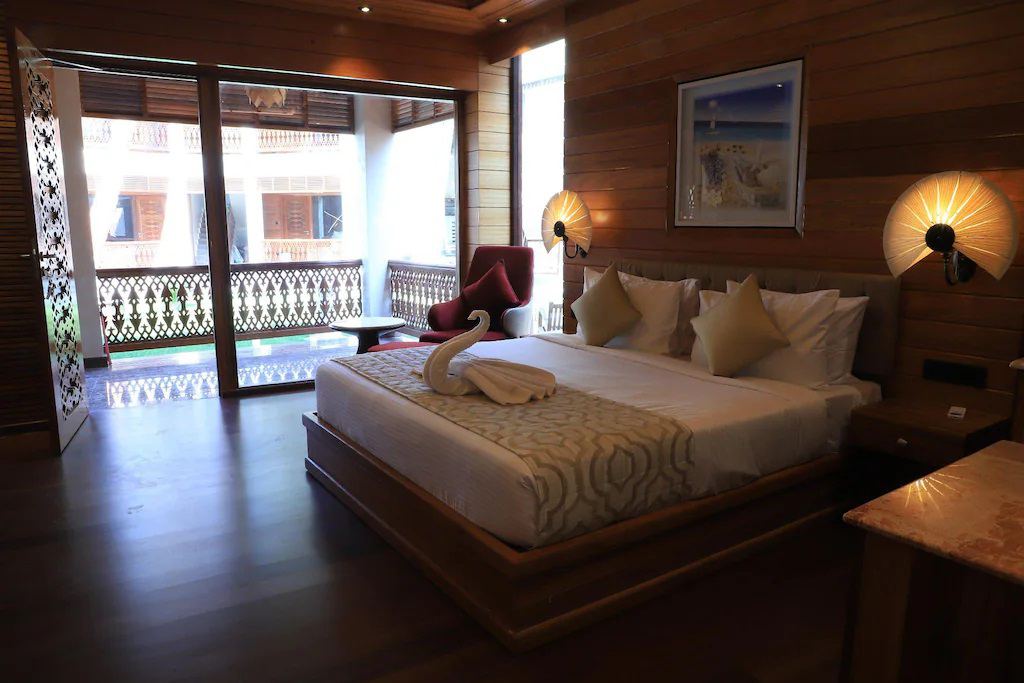 Sandyy Wavess Beach Resort