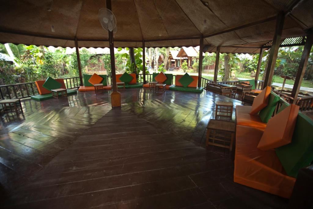Symphony Palms Beach Resort And Spa