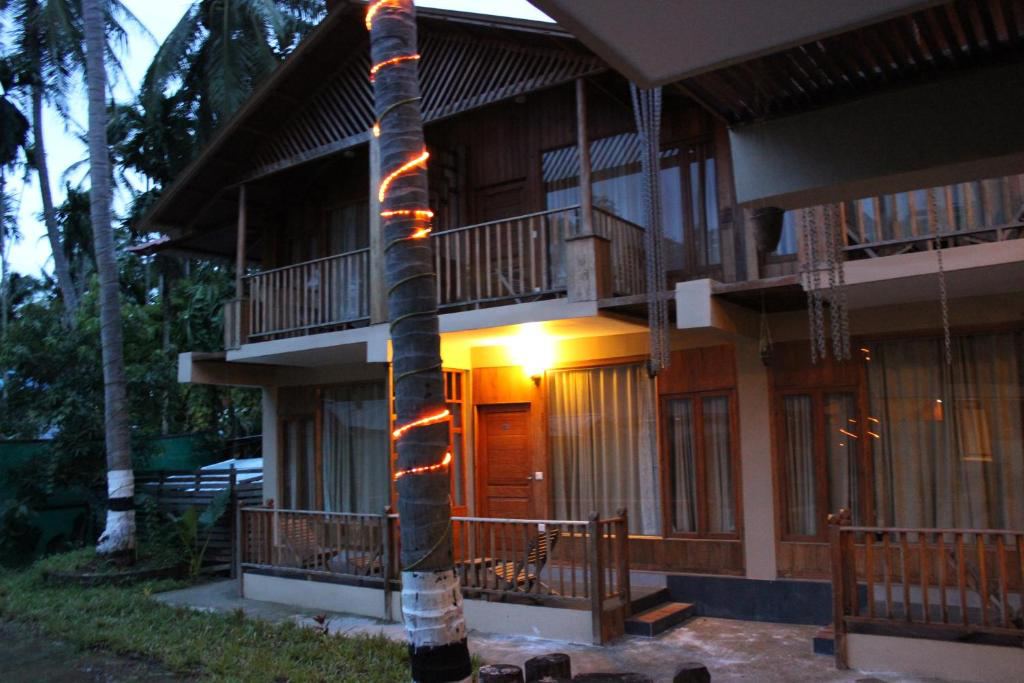 Aparupa Sands Marina Beach Resort