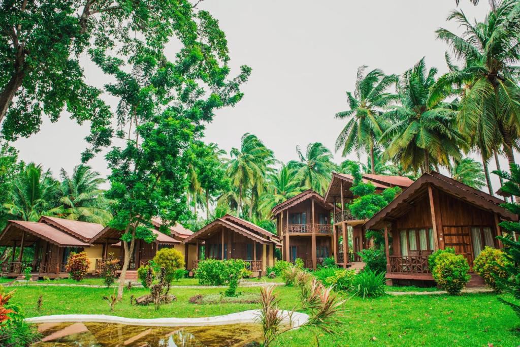 Silver Sand Beach Resort Neil