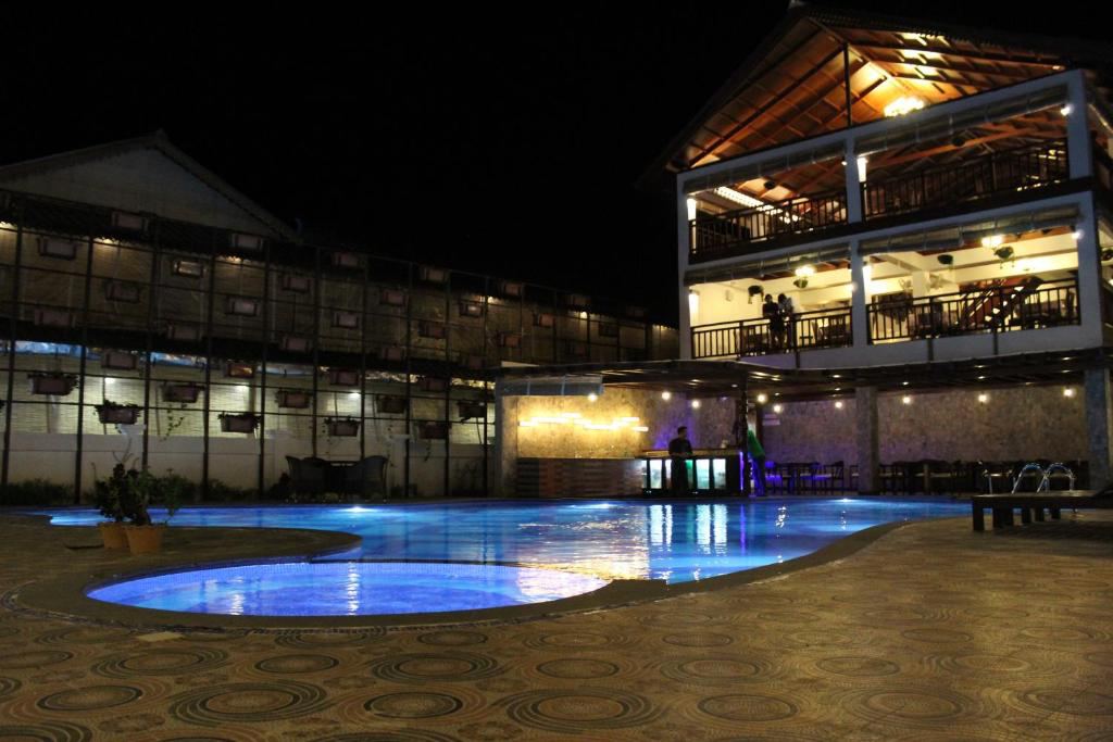 Symphony Summer Sands Beach Resort And Spa