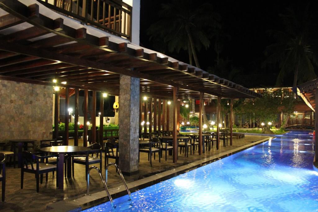 Symphony Summer Sands Beach Resort And Spa