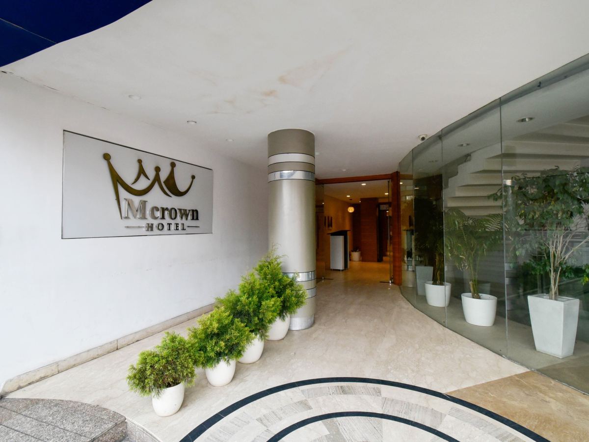 M crown Hotel