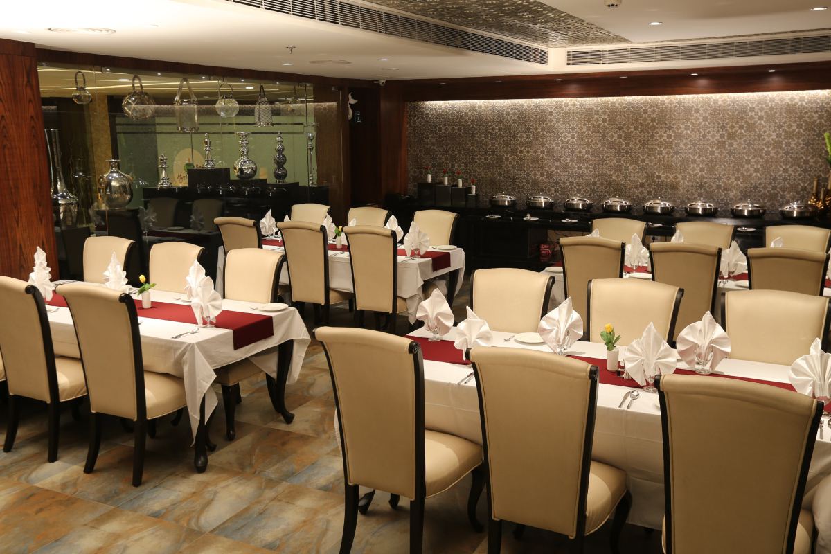 M crown Hotel