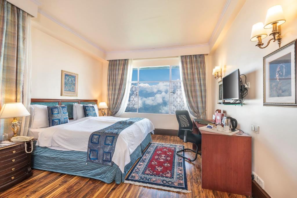The Elgin Mount Pandim