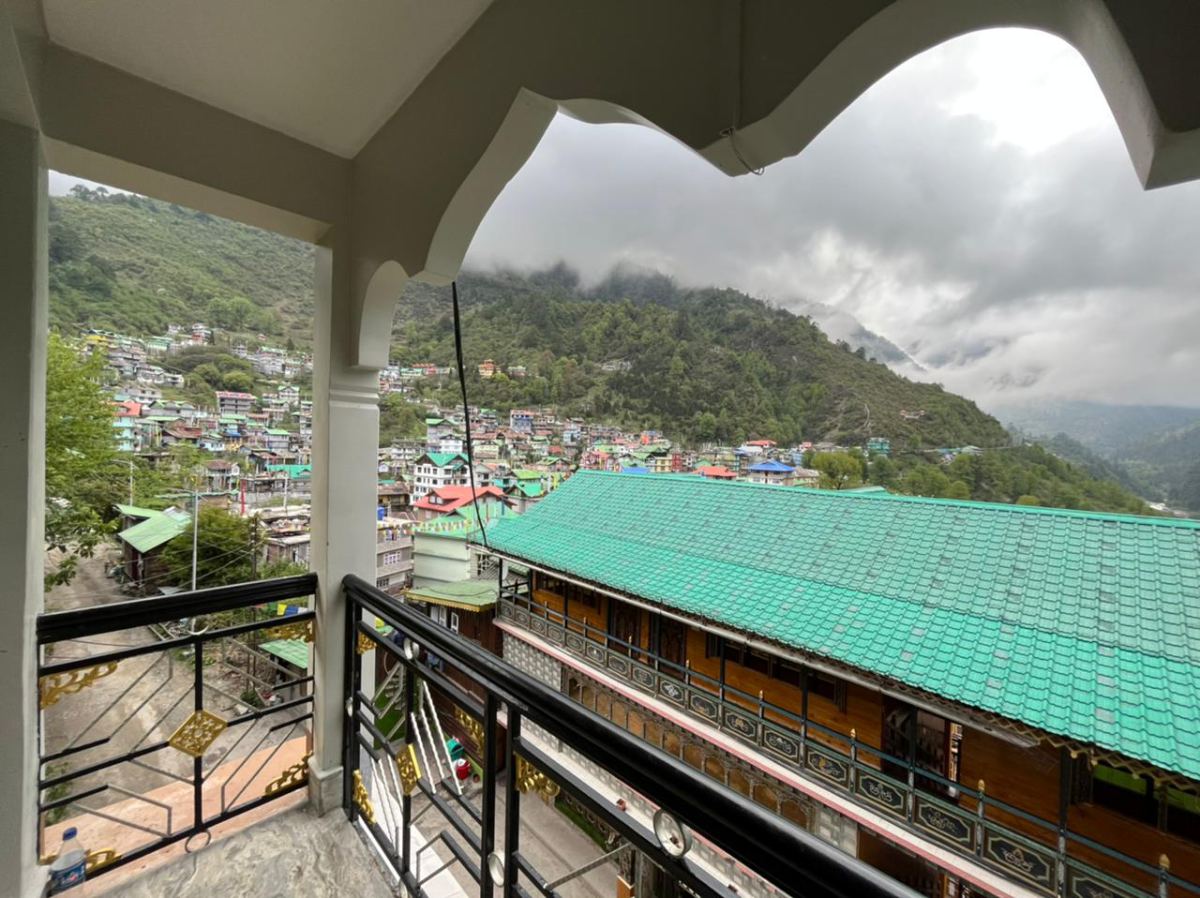Mount Khang Hotel