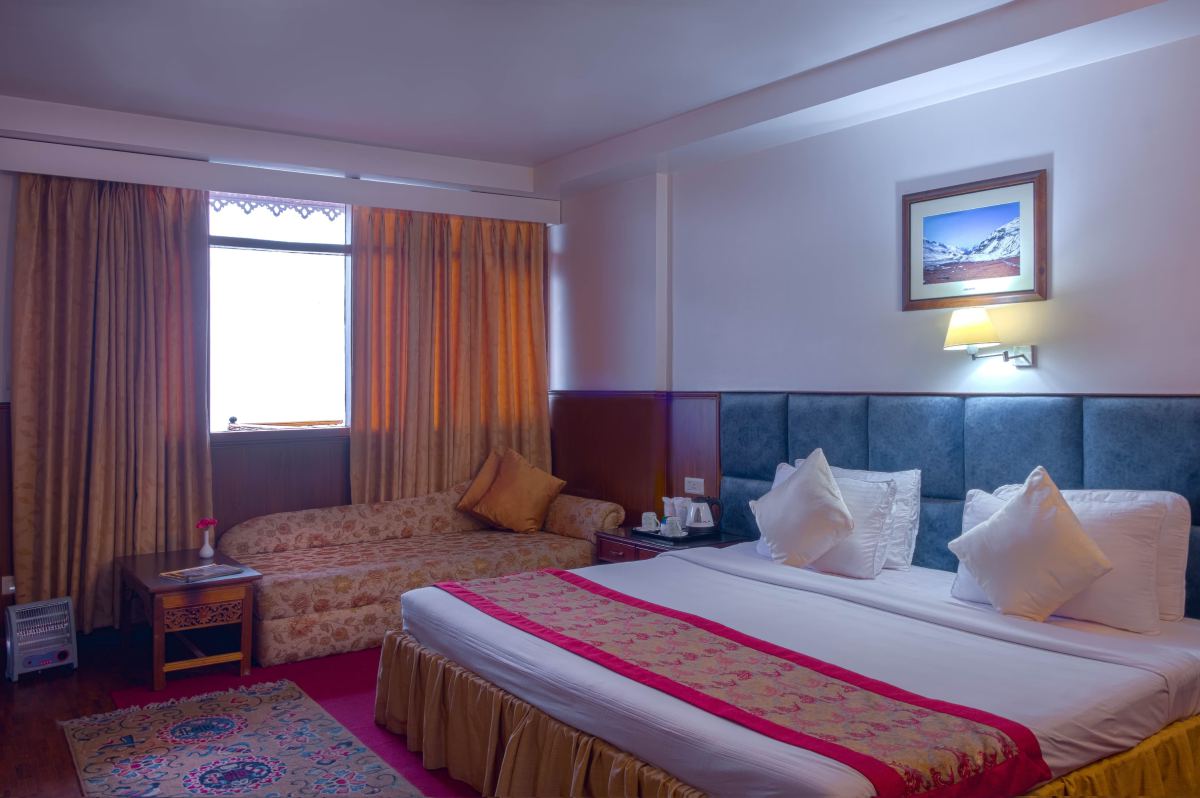 Yarlam Resort