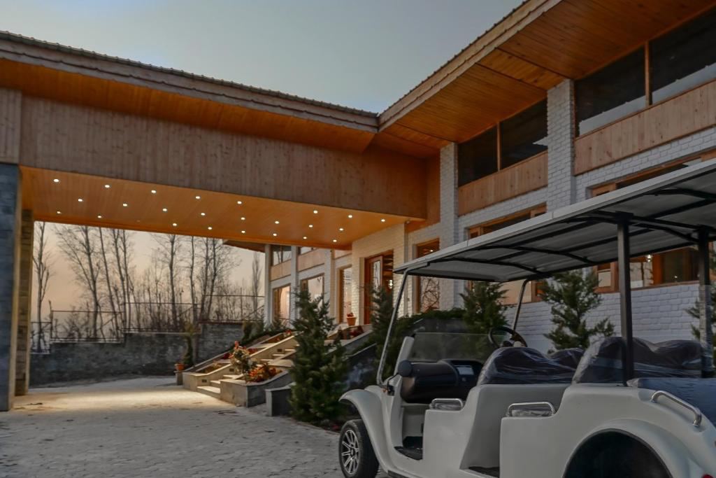 Hotel Rah Bagh - Luxury Boutique Hotel