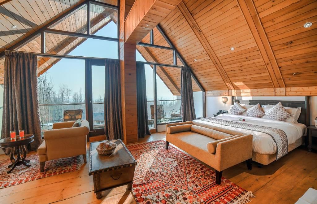 Hotel Rah Bagh - Luxury Boutique Hotel