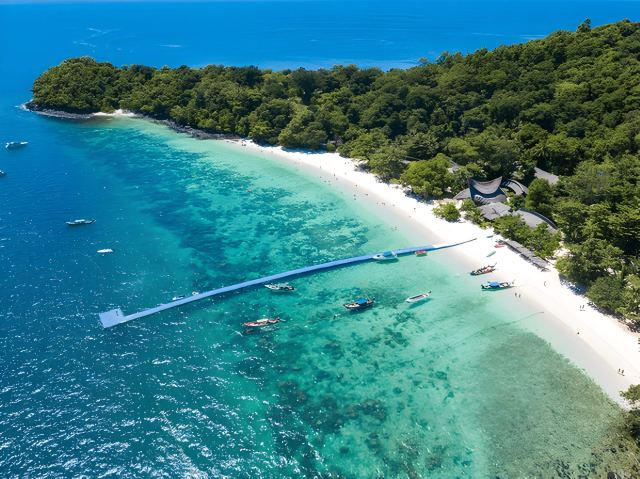 Coral Island Tour by Speedboat in Pattaya, Thailand