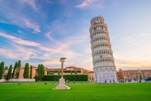 Leaning Tower of Pisa in Pisa, Italy