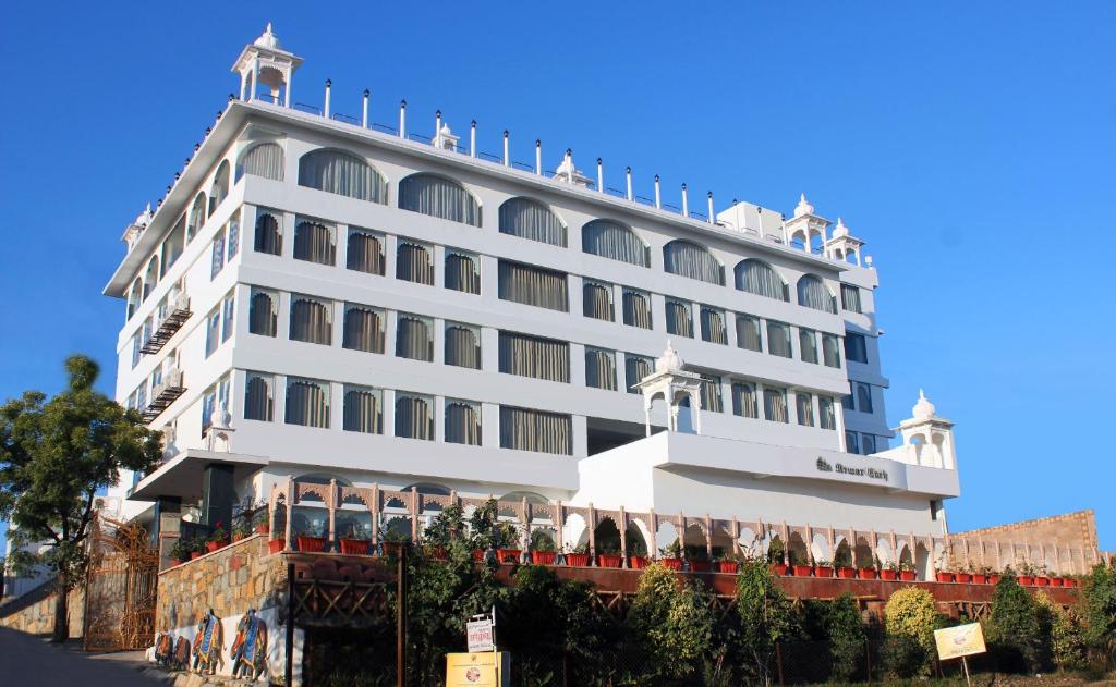 Regenta Central Mewargarh Hotel