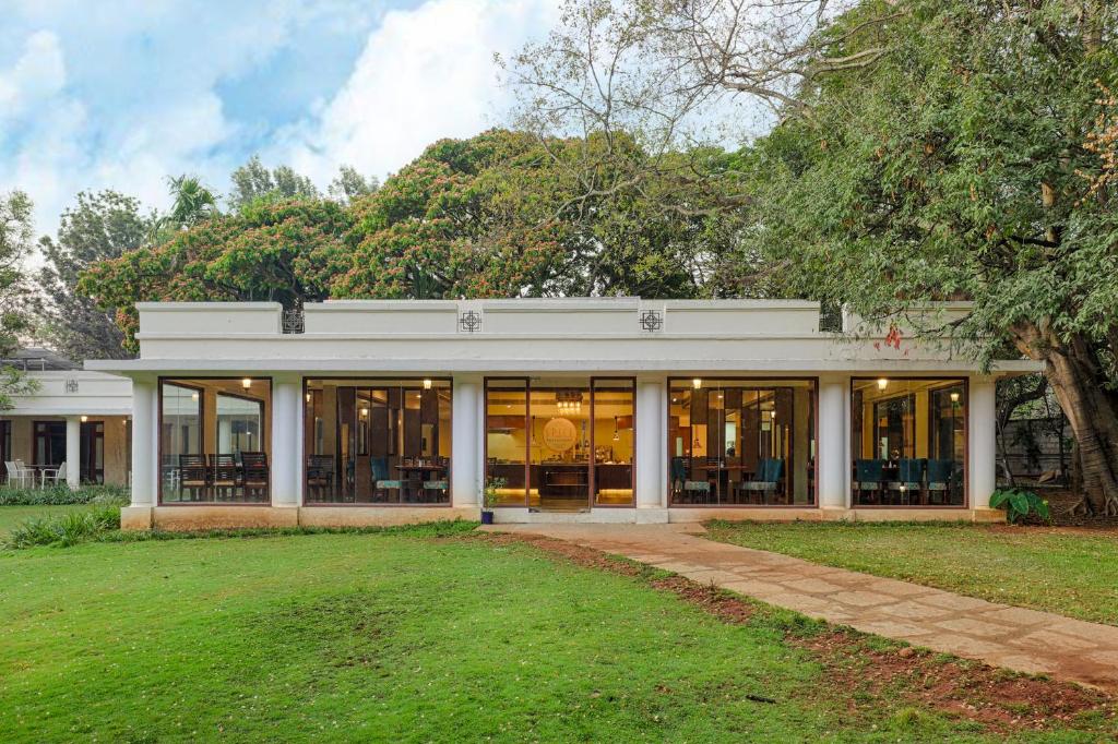 Club Mahindra Golden Landmark Hotel