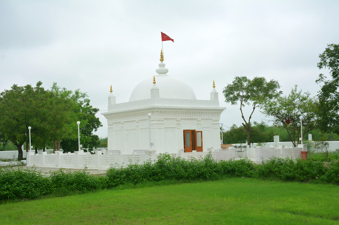 Mazar E Burhani  Pisawada