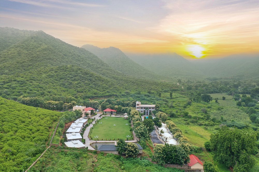 Kavish Holiday Hill Resort n Spa
