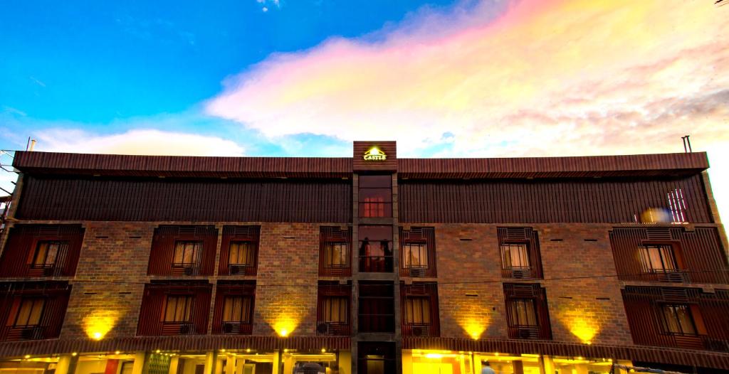 Hotel S R Castle